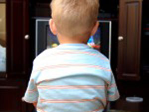 Recomendaciones-de-como-mirar-television-con-nuestros-hijos300x225 Recomendaciones-de-como-mirar-television-con-nuestros-hijos300x225